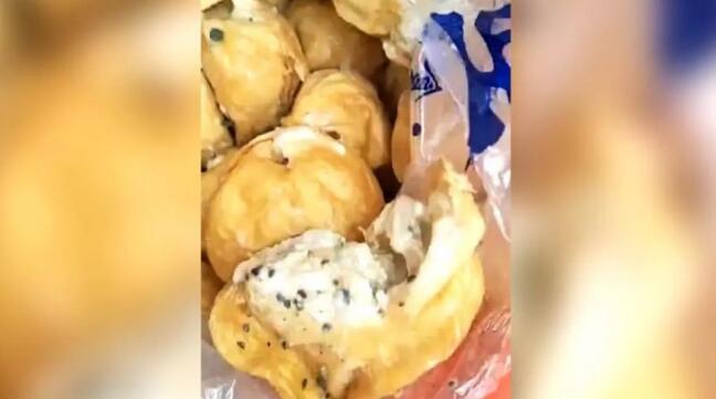 河南某学校惊现【干面营养餐】学生的健康怎能偷梁换柱!.jpg 河南某学校惊现【干面营养餐】学生的健康怎能偷梁换柱!