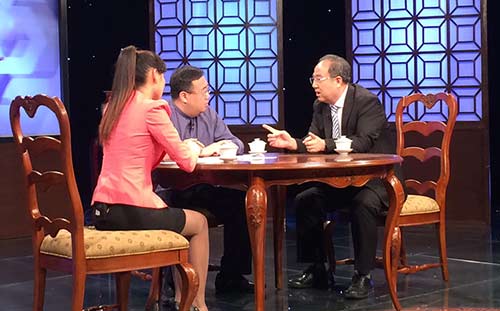 我院王怀庆主任受邀做客央视《名医访谈》畅谈风湿病危害与科学治疗 我院王怀庆主任受邀做客央视《名医访谈》畅谈风湿病危害与科学治疗
