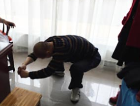 李先生多关节症状缓解,可自行蹲起 郑州痛风风湿病医院针对痛风根源性治疗