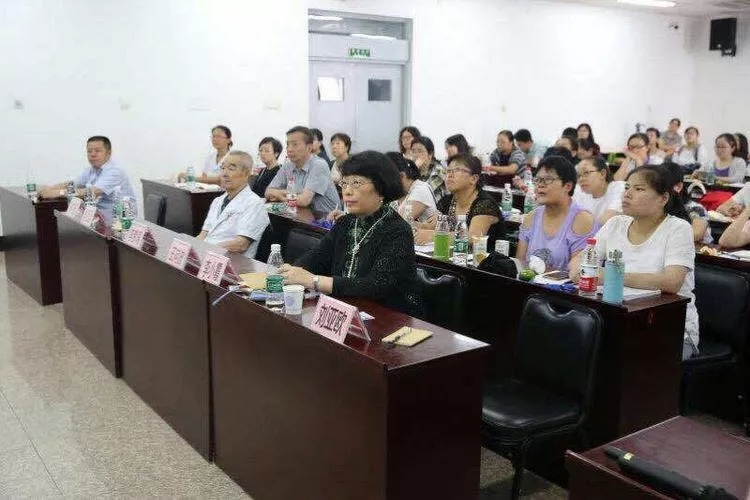 京豫多学科会诊专家简介丨首都医科大学宣武医院—李小霞主任医师/教授/博士(硕士)生导师简介 京豫多学科会诊专家简介丨首都医科大学宣武医院—李小霞主任医师/教授/博士(硕士)生导师简介